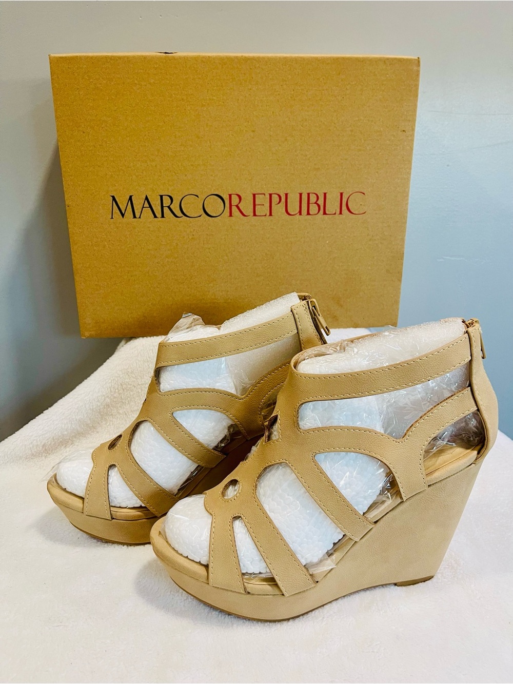 MarcoRepublic Women's Tan Strappy Wedge Sandals